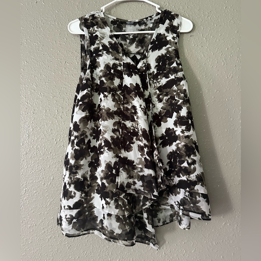 Simply Vera Wang Womans Black Sleeveless Blouse Size M NWOT Designer Top